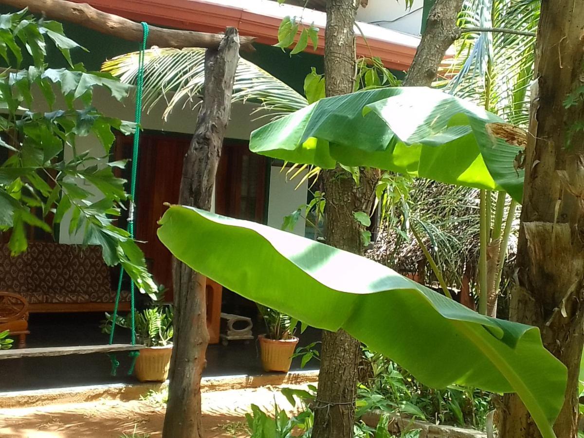 Lahiru Home Stay Sigirîya Extérieur photo