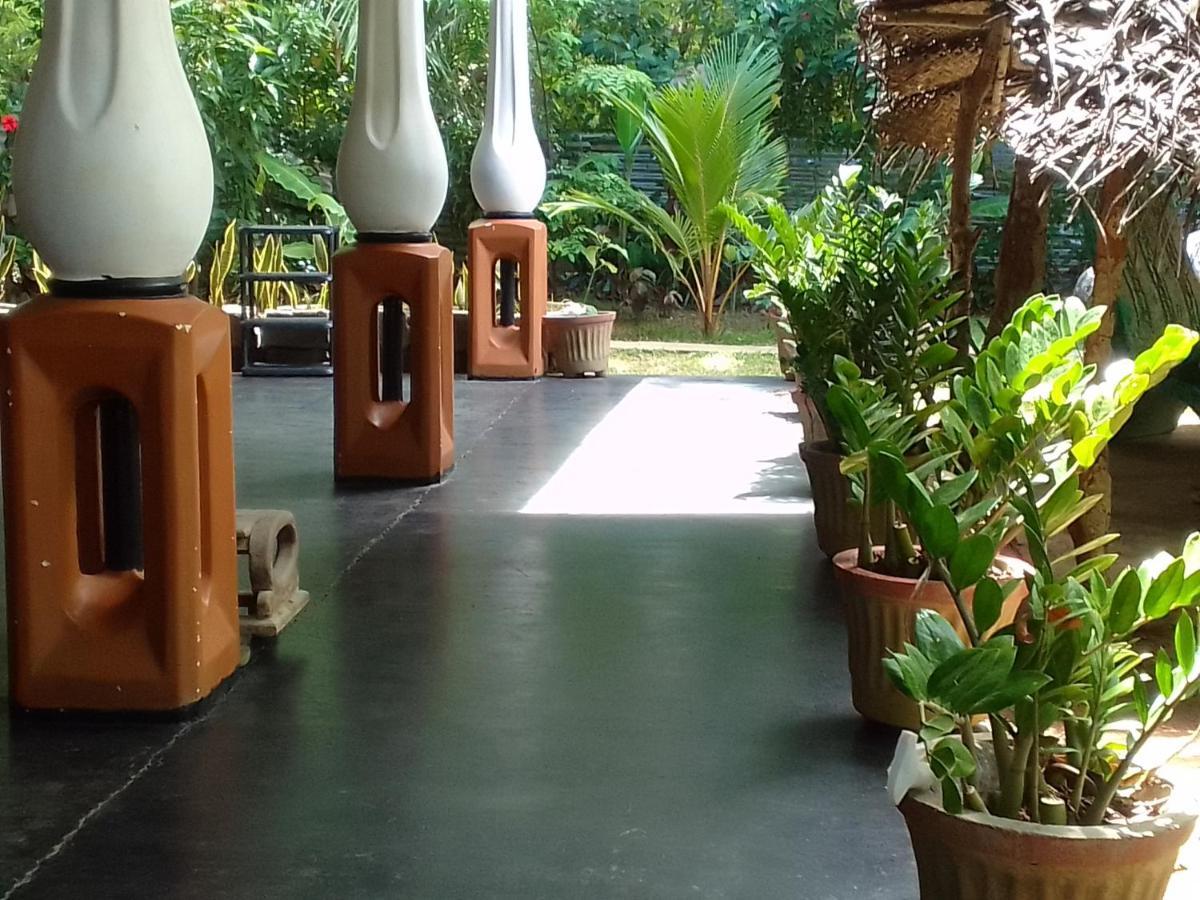 Lahiru Home Stay Sigirîya Extérieur photo