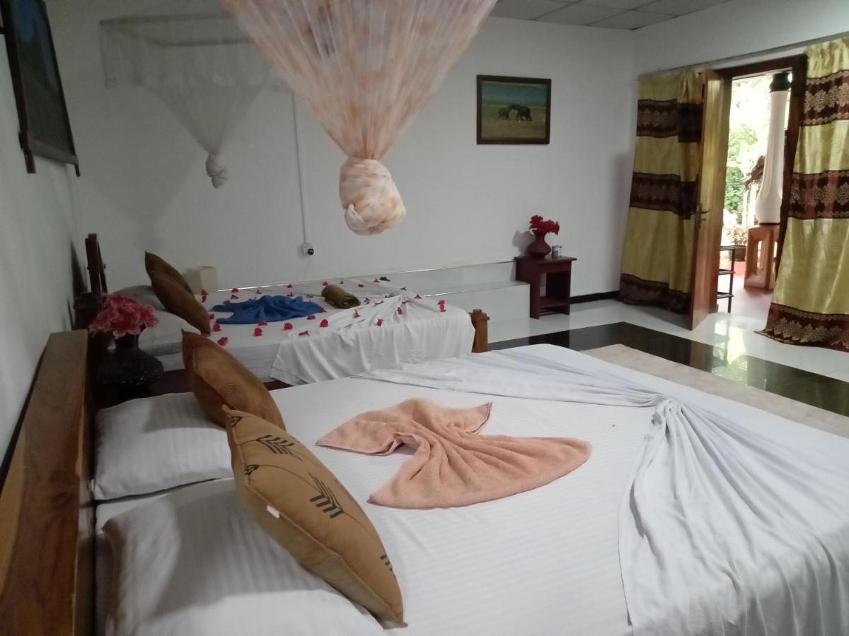 Lahiru Home Stay Sigirîya Extérieur photo