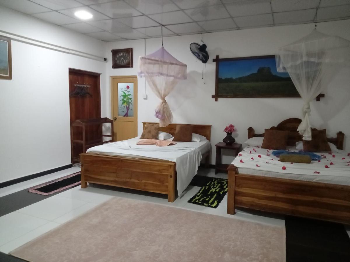 Lahiru Home Stay Sigirîya Extérieur photo