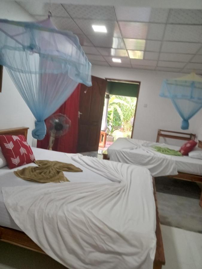 Lahiru Home Stay Sigirîya Extérieur photo