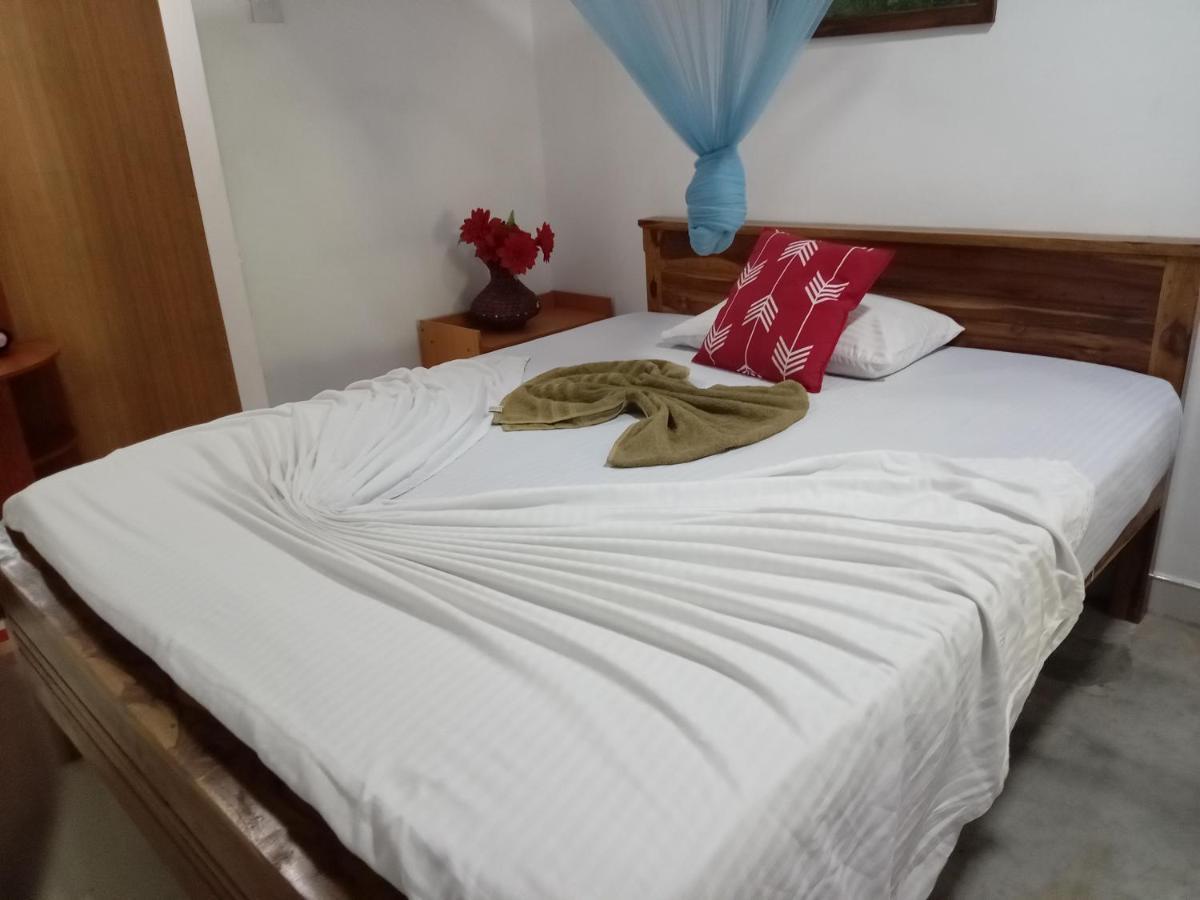 Lahiru Home Stay Sigirîya Extérieur photo