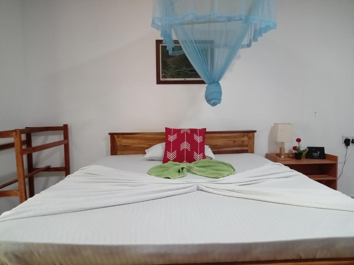 Lahiru Home Stay Sigirîya Extérieur photo