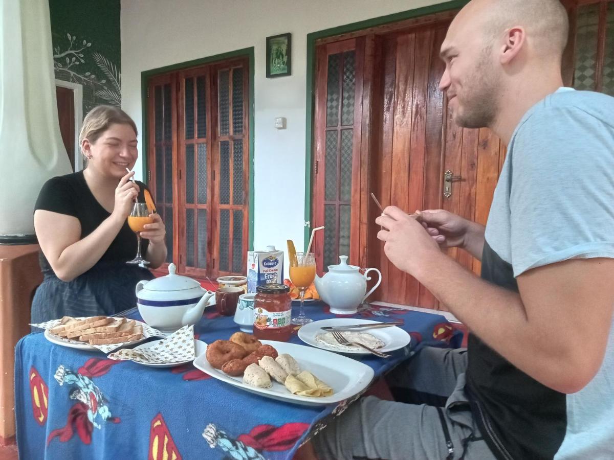 Lahiru Home Stay Sigirîya Extérieur photo