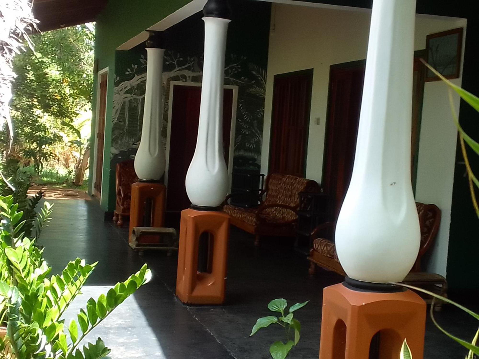 Lahiru Home Stay Sigirîya Extérieur photo